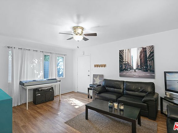 4th image of 656 Indiana Ave APT 3