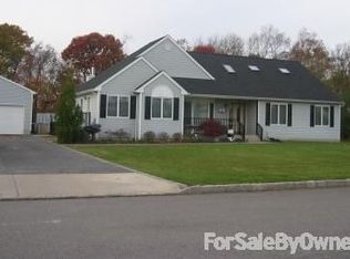 70 James Hawkins Rd, Moriches, NY 11955