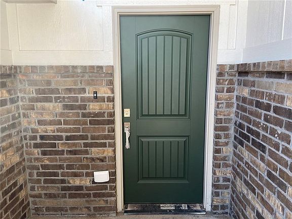 4th image of 3208 Birmingham Dr