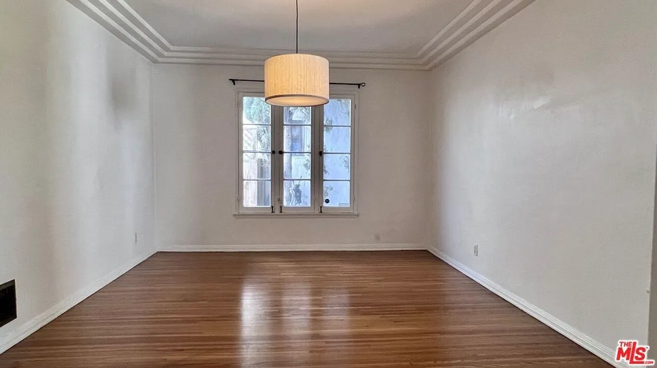3 bed, 1927 sqft, $5,500 — Photo 2
