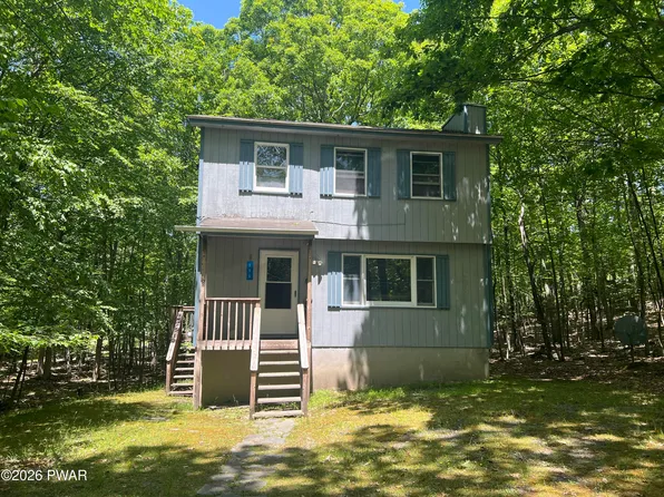 111 Rays Pl, Dingmans Ferry, PA 18328