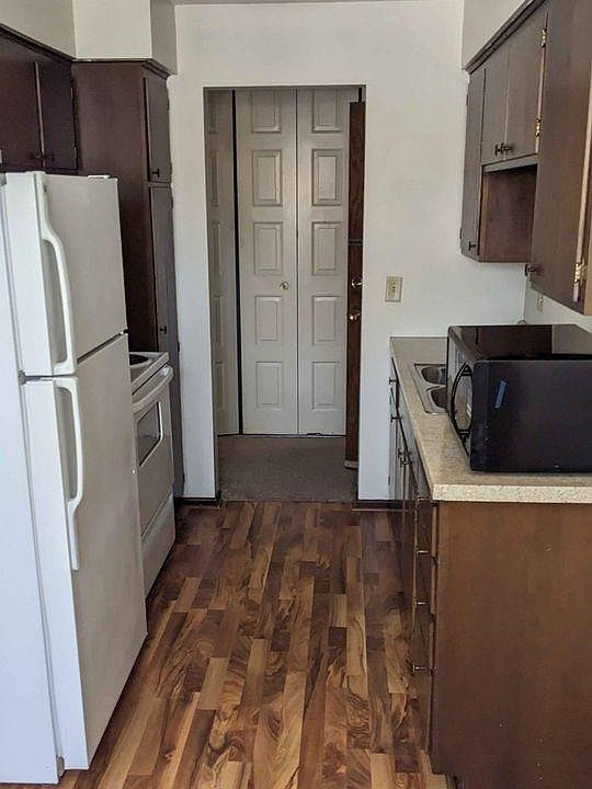 1st image of 449 12th Ave N APT 4