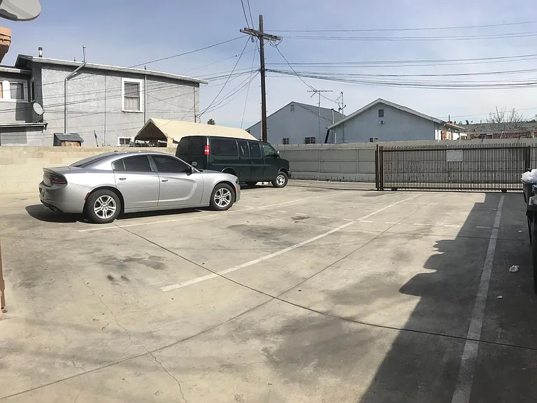 8106 S San Pedro St #3 — Photo 4