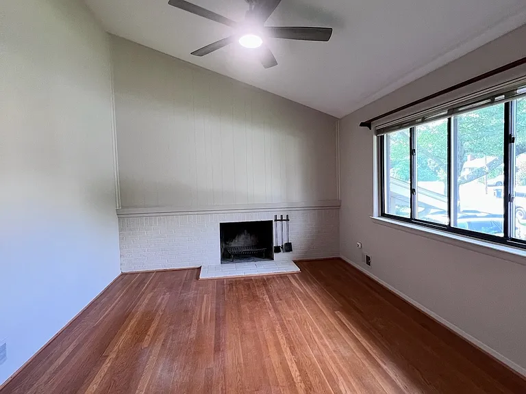 10419 Darby St — Photo 12