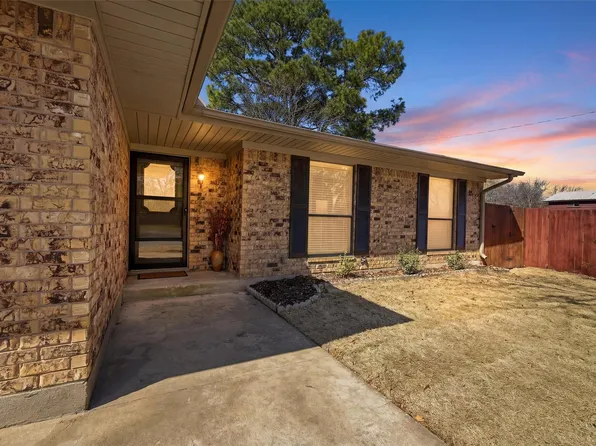 1901 Paula Dr, Denison, TX 75020