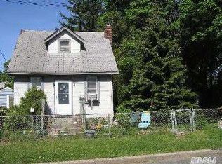 1270 Powell Ave, Merrick, NY 11566