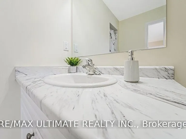 2444 Fall Harvest Cres — Photo 22