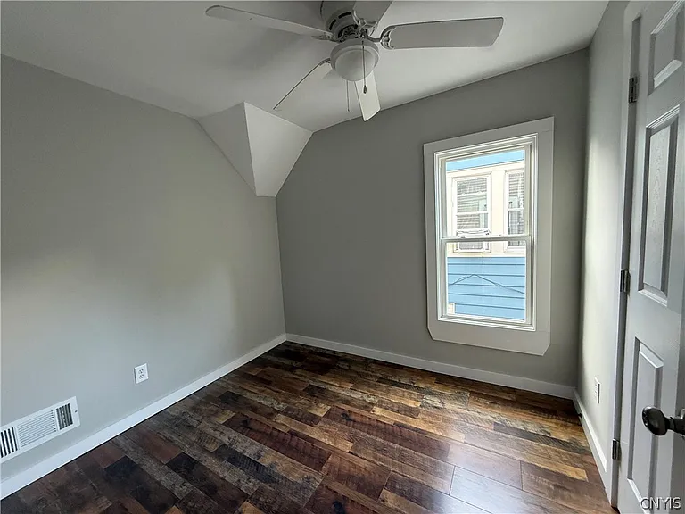 610 N McBride St — Photo 15