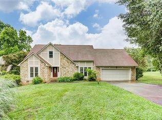 10404 Takeridge Ct, Charlotte, NC 28277