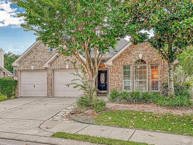 5213 Cottonwood Creek Ln — Photo 1