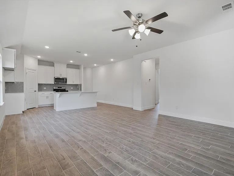 517 Amenduni Ln — Photo 15