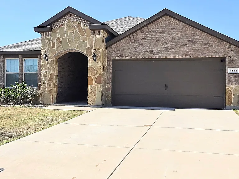 2121 Basil Ave — Photo 1