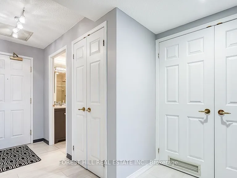 1818 Bayview Ave #704 — Photo 28