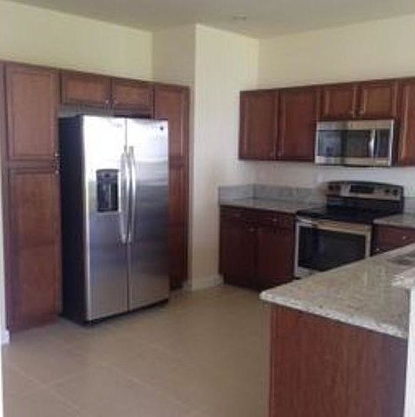 2nd image of 17057 SW 92nd St