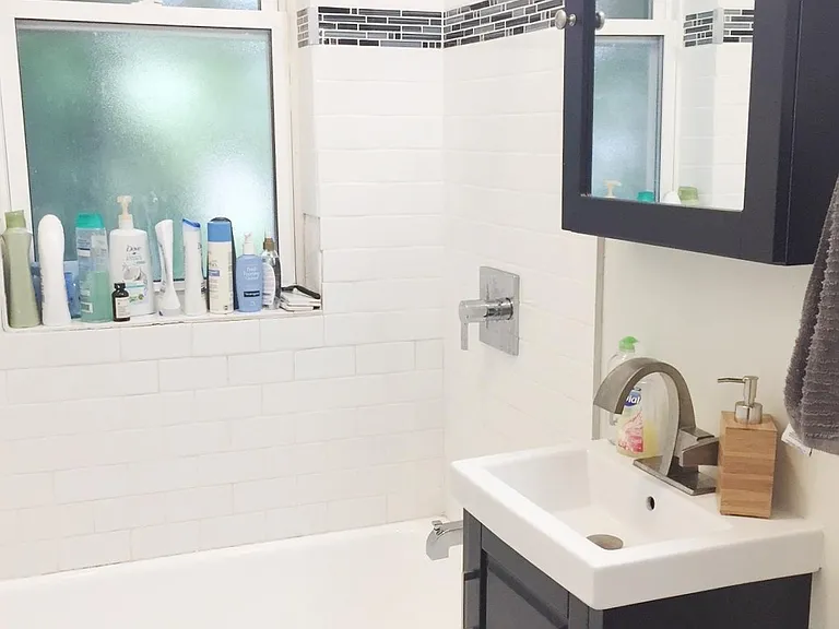 4222 N Clark St #3 — Photo 6
