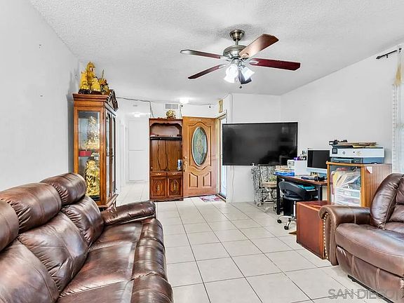 4th image of 8580 Gold Coast Dr