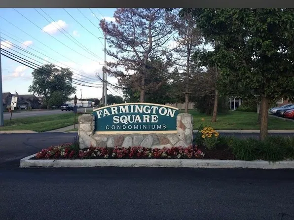 31993 W Twelve Mile Rd Unit 110, Farmington, MI 48334