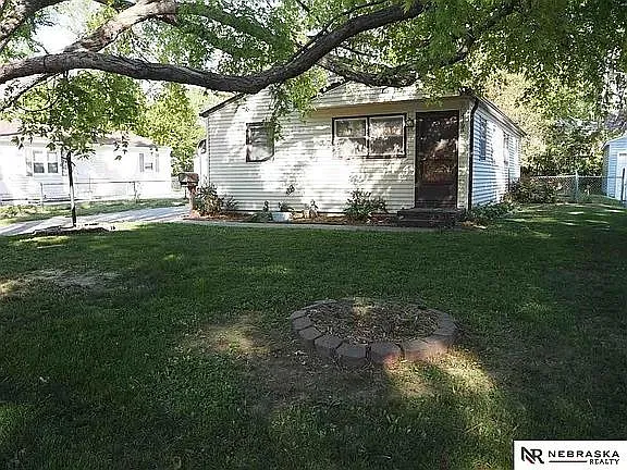 4167 S 61st Ave — Photo 2
