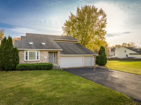 1308 Candlewick Dr NW, Poplar Grove, IL 61065