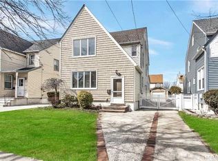 25 Kenmore Rd, Valley Stream, NY 11581