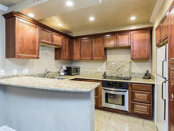 5th image of 1135 Chalmette Ave #1