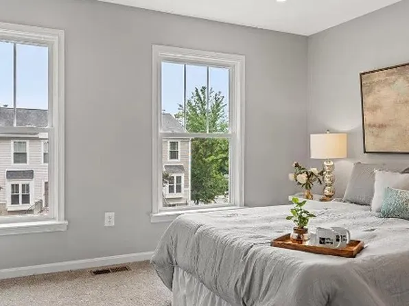 3955 9th Rd S, Arlington, VA 22204