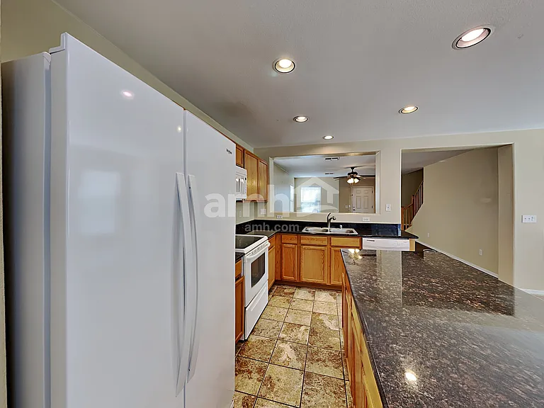 18526 W Valerie Dr — Photo 4