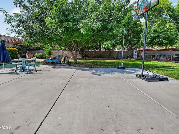 3rd image of 1414 S SANDSTONE Street S