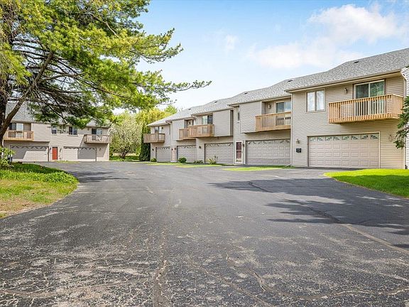 2nd image of 7440 Colosseum Dr