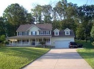 119 Pinewood Rd, Elkview, WV 25071