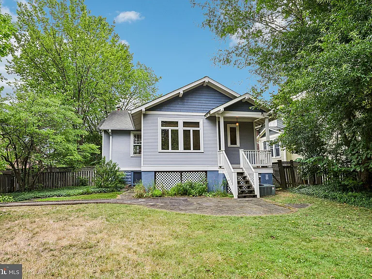 526 N Ivy St — Photo 47