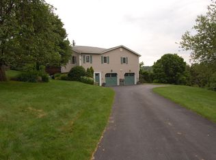 14 Shana Ln, Mahopac, NY 10541