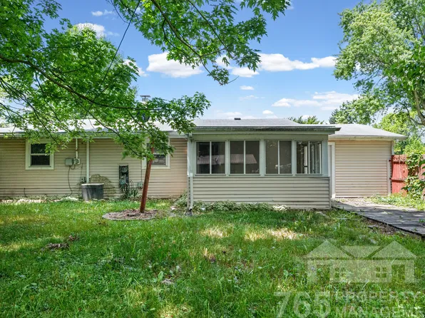 5201 Mohawk Dr, Kokomo, IN 46902