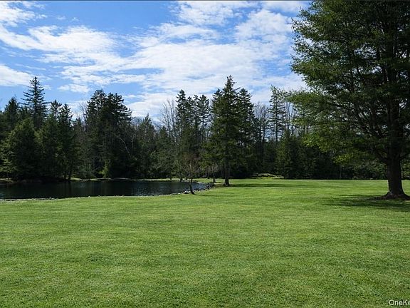 4th image of 698 Cooley Road