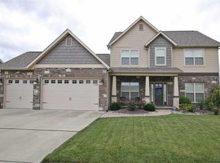 131 Oakshire Dr W, Glen Carbon, IL 62034