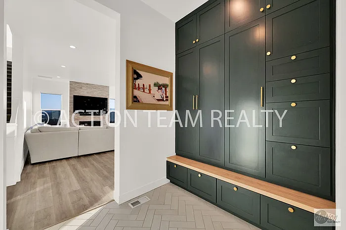 1722 W Oakridge Dr — Photo 25