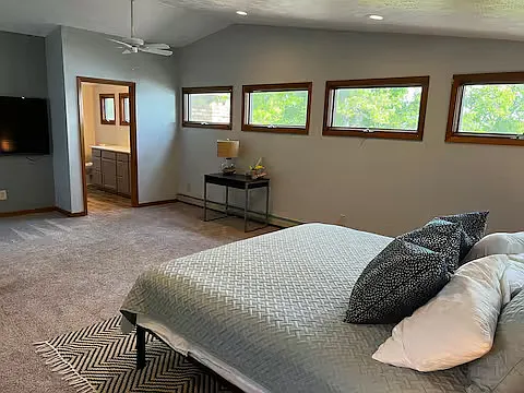 5666 E Jefferson Ave — Photo 13