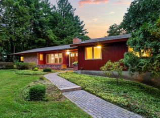 37 Gravesleigh Ter, Pittsfield, MA 01201