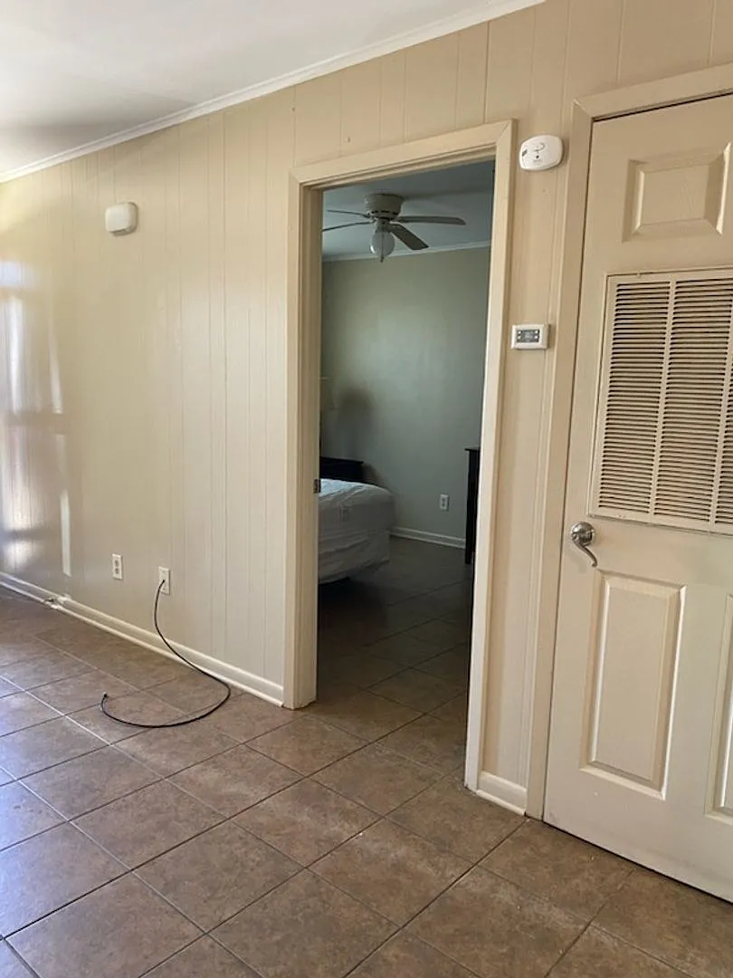 1 bed 1 bath with central ac/heat — Photo 3