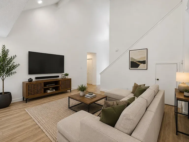 3200 Spaniel Dr — Photo 4