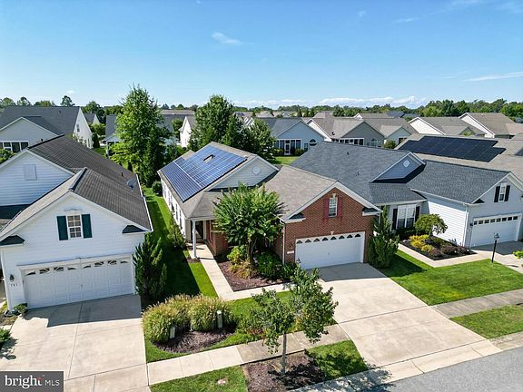 5th image of 705 Harmony Way