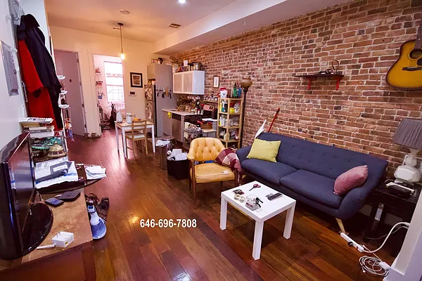 Rented by Meller Maayan S | media 4