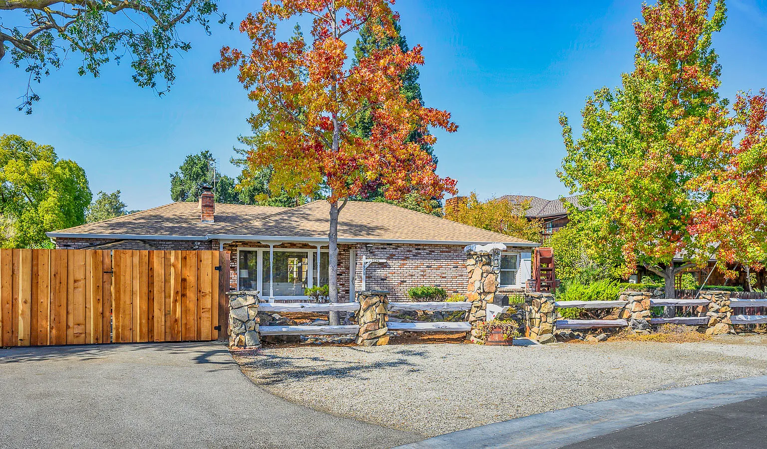 4 bed, 2.5 bath, 1601 sqft, $8,000 — Photo 1