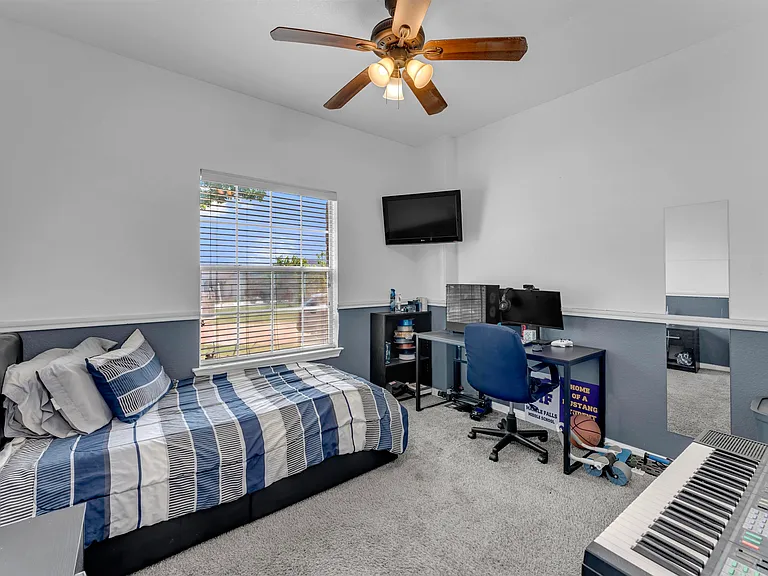 102 Cailin Ct — Photo 17
