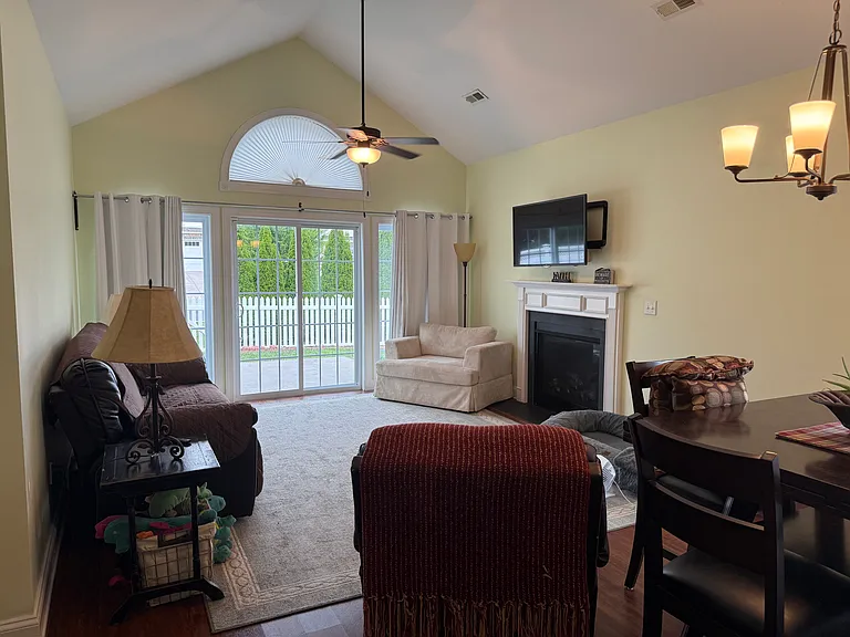 140 Aynsley Ln — Photo 29