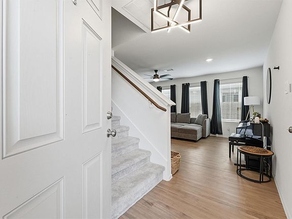4th image of 22479 Douglas Ct