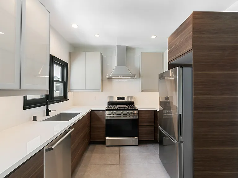 460 N Sierra Bonita Ave #460 — Photo 22