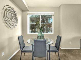 503 225th Ln NE APT F-206, Sammamish, WA 98074