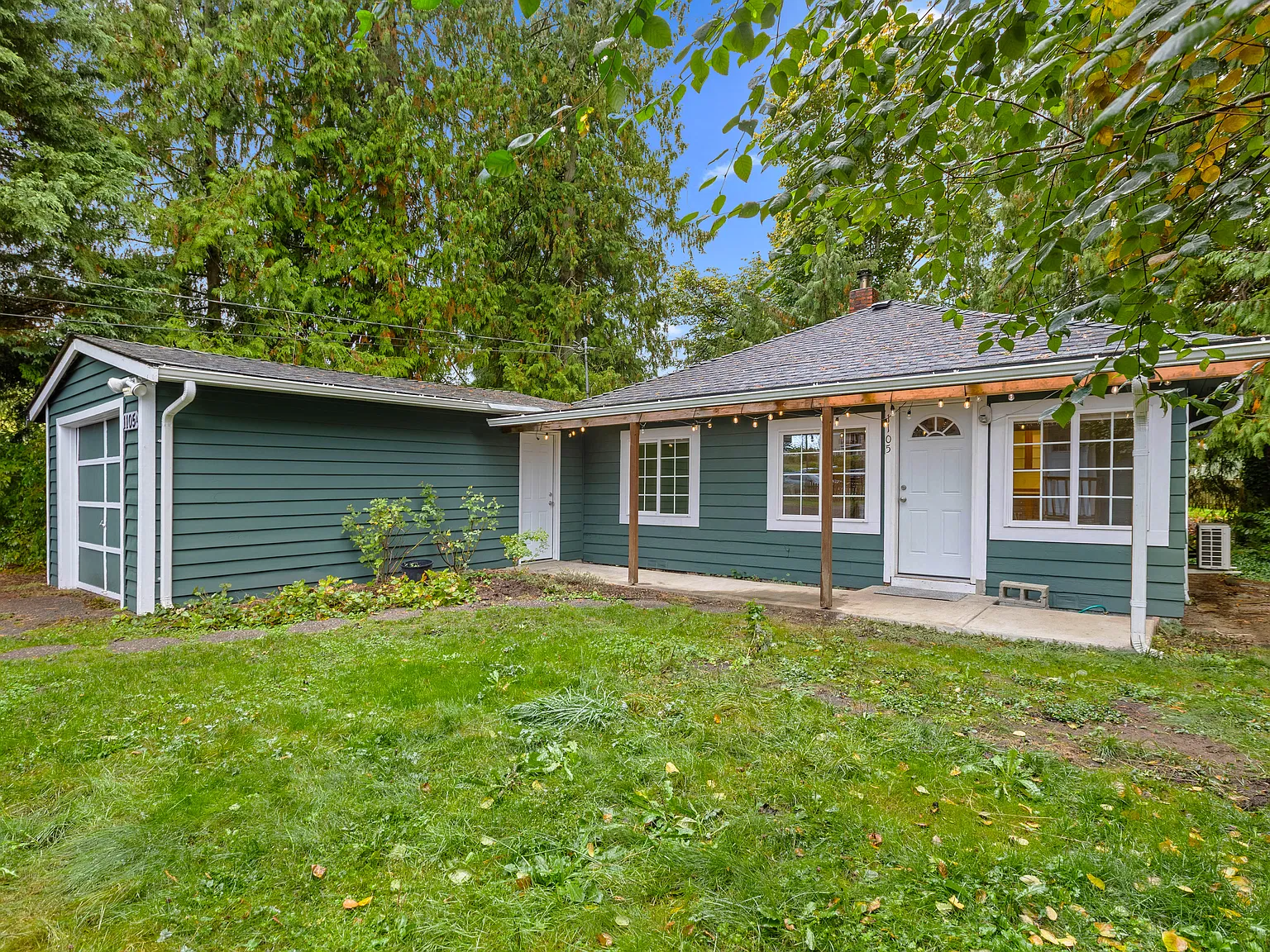 2 bed, 700 sqft, $2,400 — Photo 1