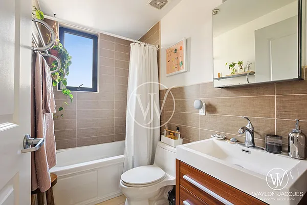 Rented by Compass | media 10